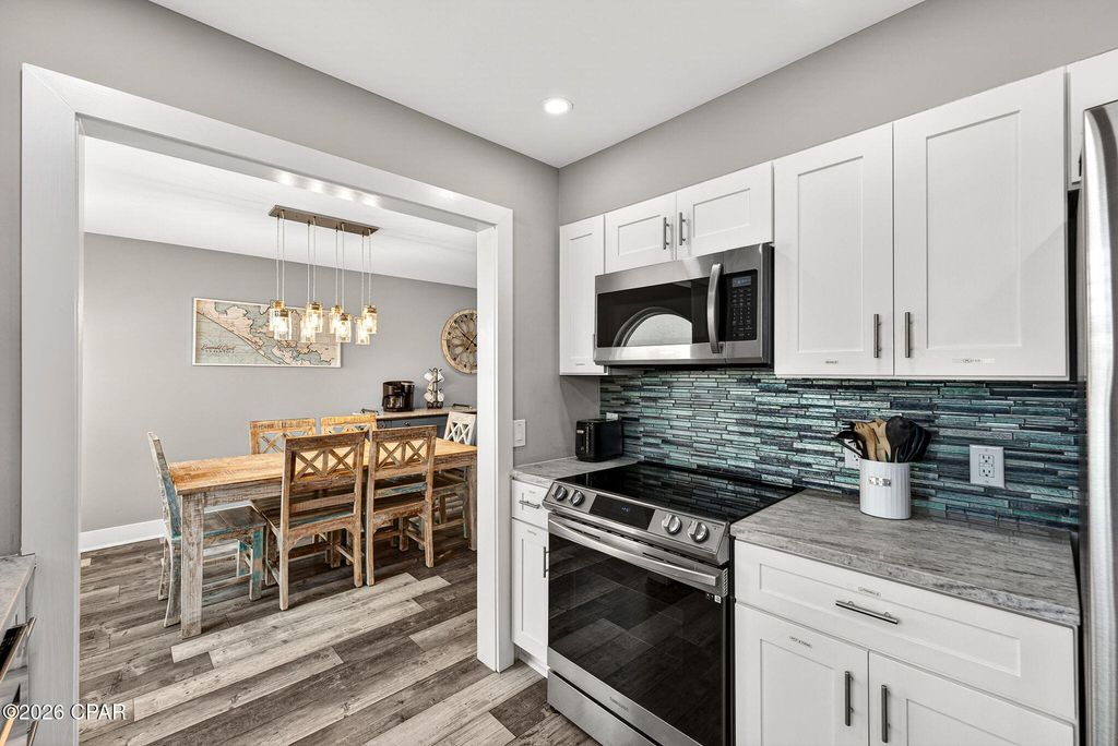 Image 19 of property listing at 5225 Thomas Drive 14, Panama City Beach, FL 32408