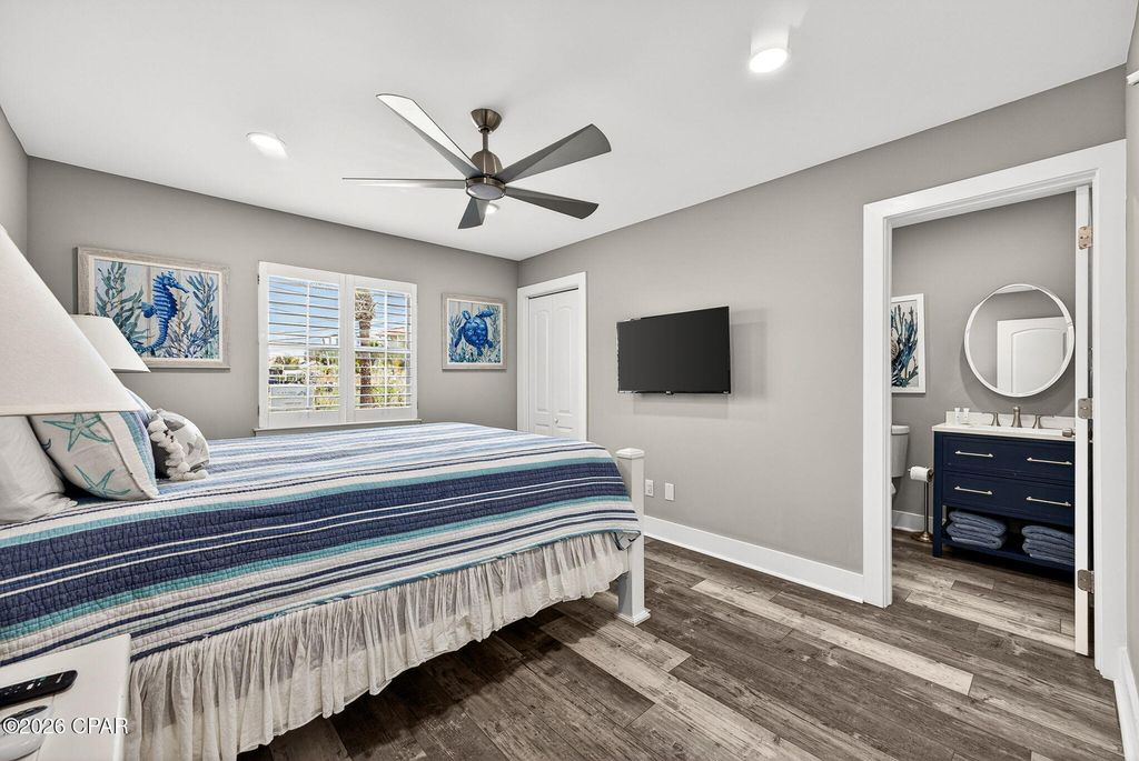 Image 21 of property listing at 5225 Thomas Drive 14, Panama City Beach, FL 32408