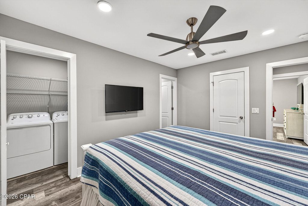 Image 23 of property listing at 5225 Thomas Drive 14, Panama City Beach, FL 32408