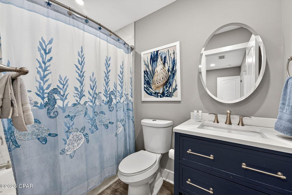 Image 24 of property listing at 5225 Thomas Drive 14, Panama City Beach, FL 32408