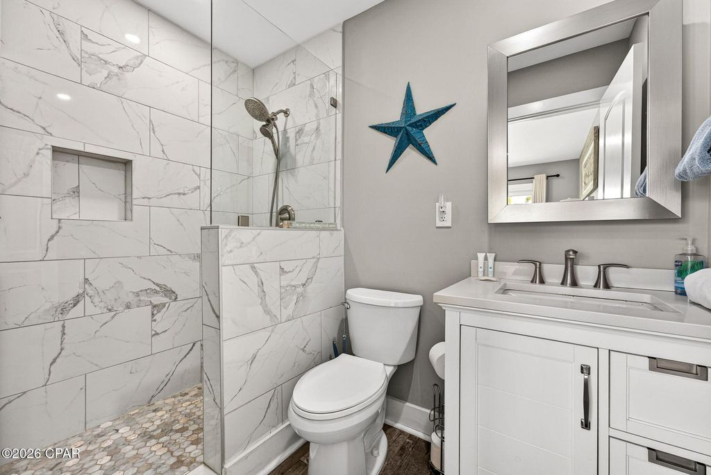 Image 28 of property listing at 5225 Thomas Drive 14, Panama City Beach, FL 32408