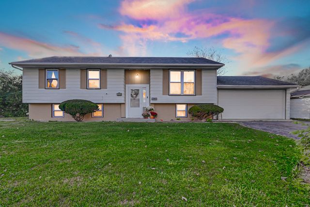 126 N pine Lane, Glenwood, IL 60425