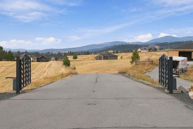 8505 N Kelsey Dawn Ln, Spokane, WA 99217