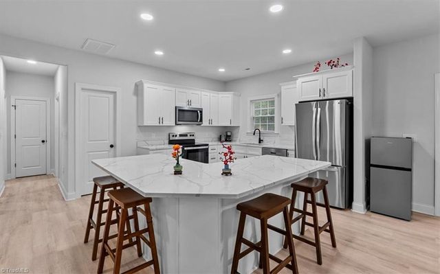 5305 Ridgefall Road, Greensboro, NC 27410
