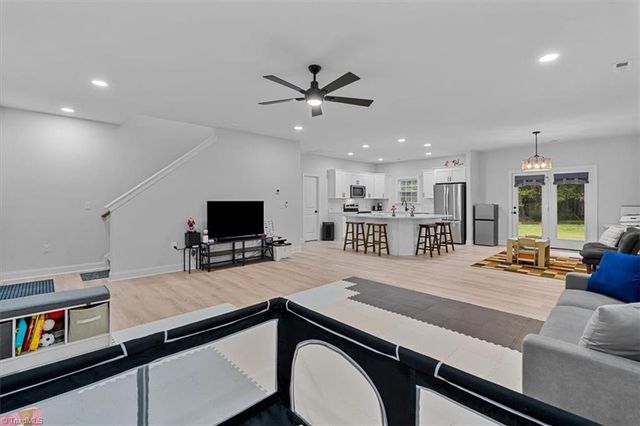 5305 Ridgefall Road, Greensboro, NC 27410