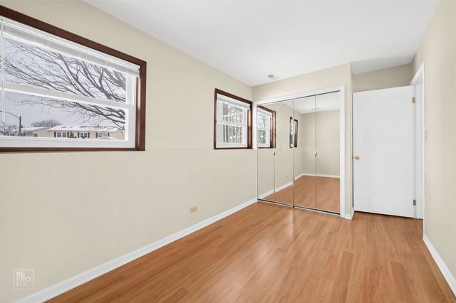 1033 S Warwick Circle S, Hoffman Estates, IL 60169