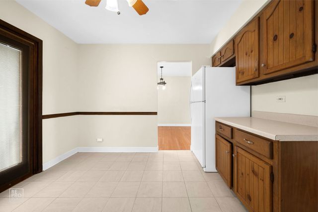 1033 S Warwick Circle S, Hoffman Estates, IL 60169