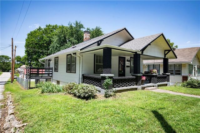 1242 S Hardy Street, Independence, MO 64052