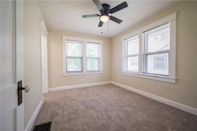 1242 S Hardy Street, Independence, MO 64052