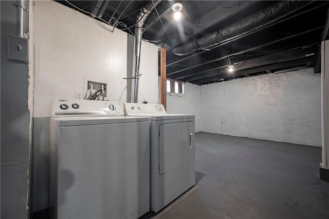 1242 S Hardy Street, Independence, MO 64052