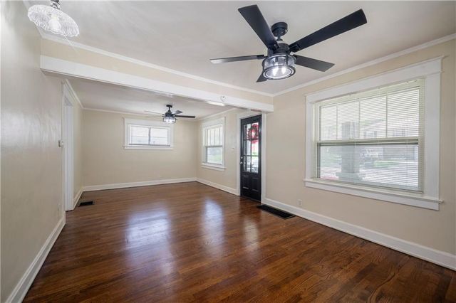 1242 S Hardy Street, Independence, MO 64052