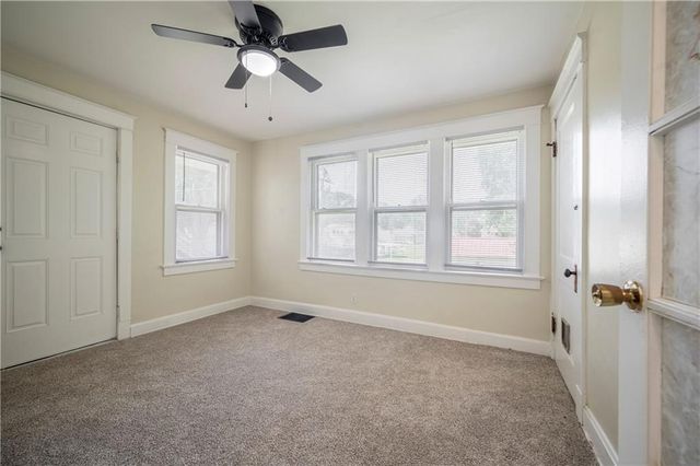1242 S Hardy Street, Independence, MO 64052