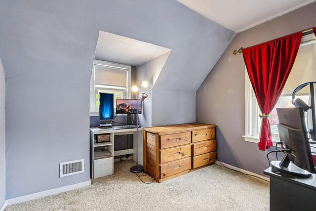 3218 N 89th STREET, Milwaukee, WI 53222