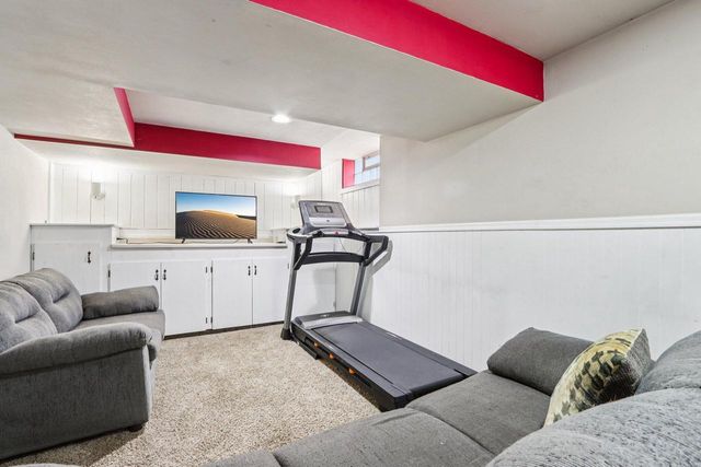 3218 N 89th STREET, Milwaukee, WI 53222