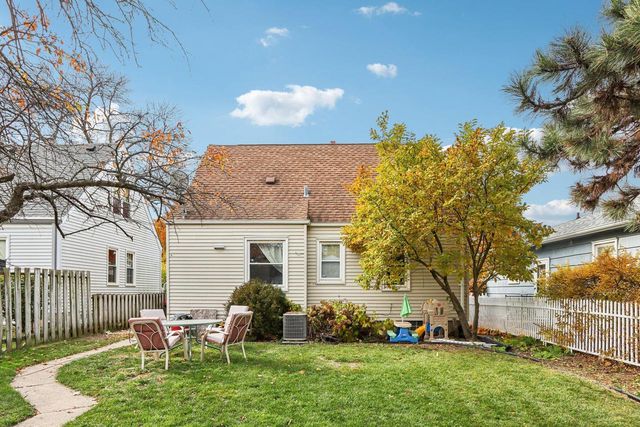 3218 N 89th STREET, Milwaukee, WI 53222