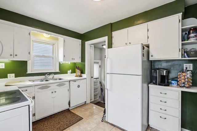 3218 N 89th STREET, Milwaukee, WI 53222