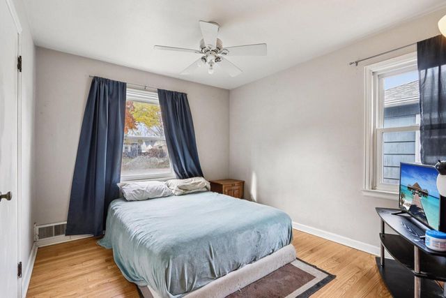 3218 N 89th STREET, Milwaukee, WI 53222