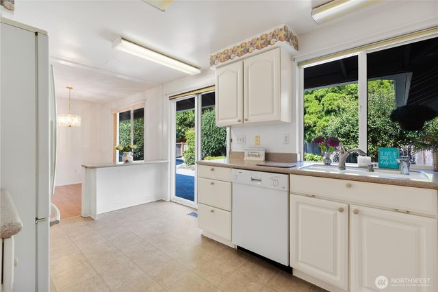 32123 32nd Avenue SW, Federal Way, WA 98023