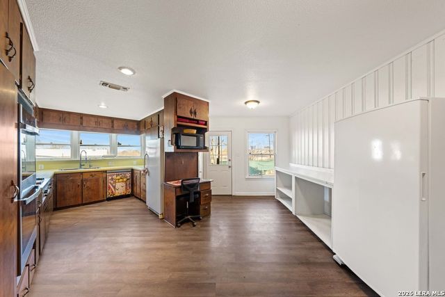 600 S Storts, Poth, TX 78147