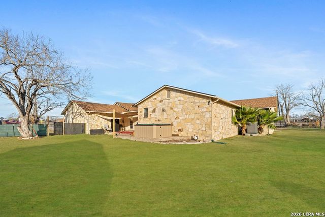 600 S Storts, Poth, TX 78147