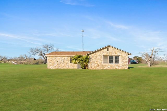 600 S Storts, Poth, TX 78147