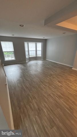 683 BARTON RUN BLVD, Marlton, NJ 08053