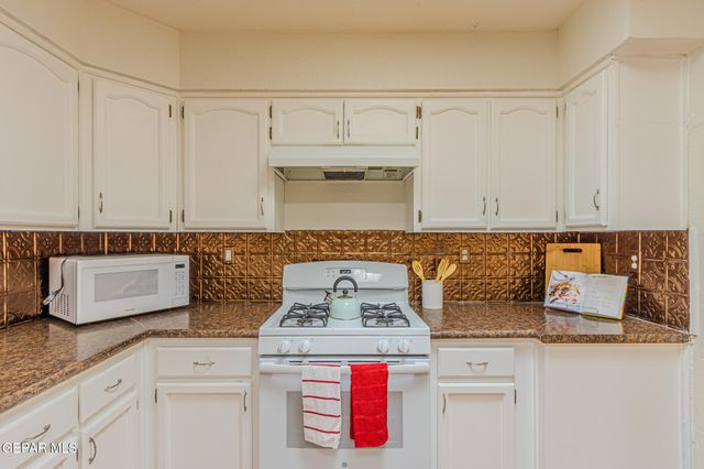 1420 BLACK RIDGE Drive, El Paso, TX 79912
