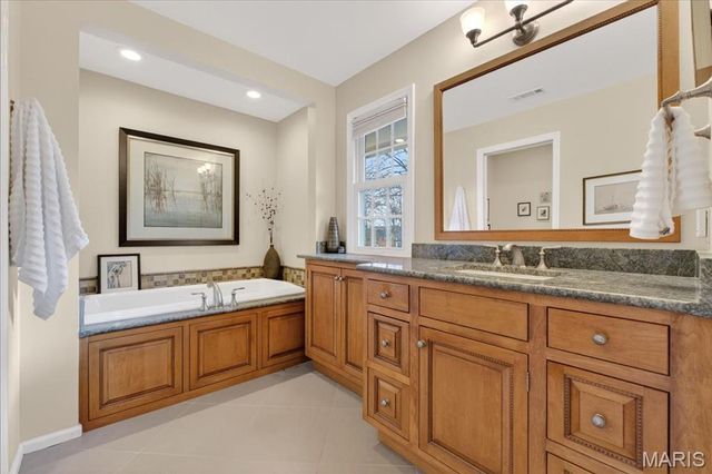 8019 Crescent Drive, St Louis, MO 63105