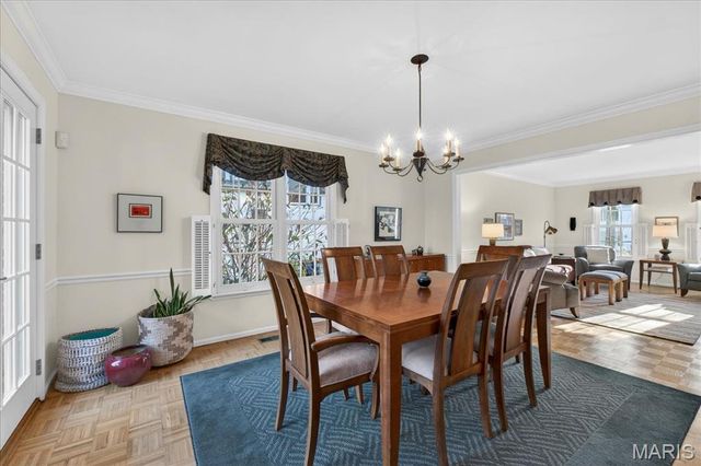 8019 Crescent Drive, St Louis, MO 63105