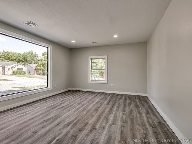5823 S 31ST West Avenue, Tulsa, OK 74107