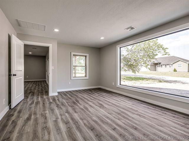 5823 S 31ST West Avenue, Tulsa, OK 74107