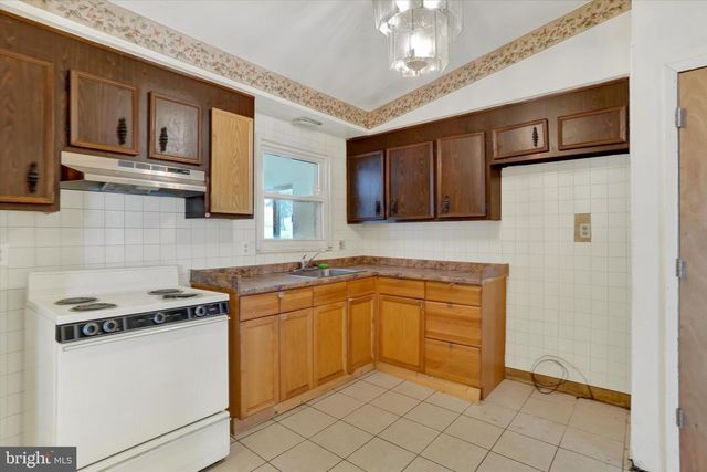 126 CLAREMONT DR, Seven Valleys, PA 17360