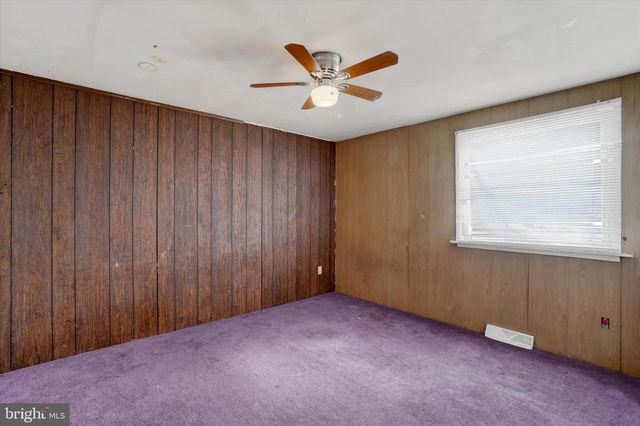 126 CLAREMONT DR, Seven Valleys, PA 17360