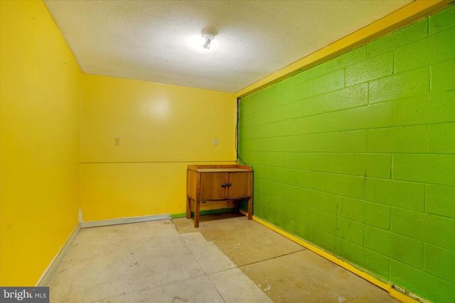 126 CLAREMONT DR, Seven Valleys, PA 17360