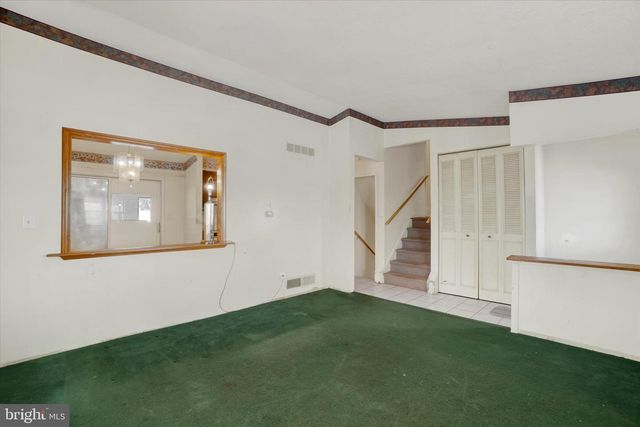 126 CLAREMONT DR, Seven Valleys, PA 17360