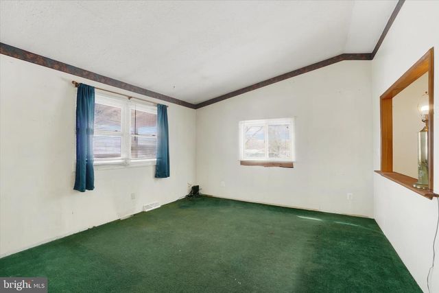 126 CLAREMONT DR, Seven Valleys, PA 17360