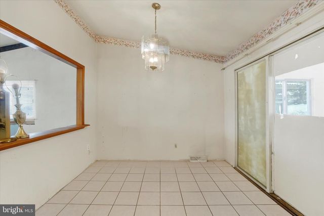 126 CLAREMONT DR, Seven Valleys, PA 17360