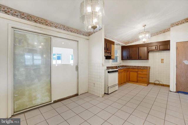 126 CLAREMONT DR, Seven Valleys, PA 17360