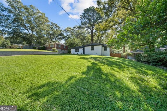 2702 Rollingwood Lane SE, Atlanta, GA 30316