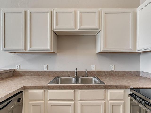 1230 SE 12th Avenue 1308, Norman, OK 73071