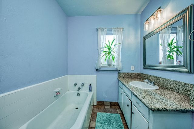 3233 E Dakota, Fresno, CA 93726