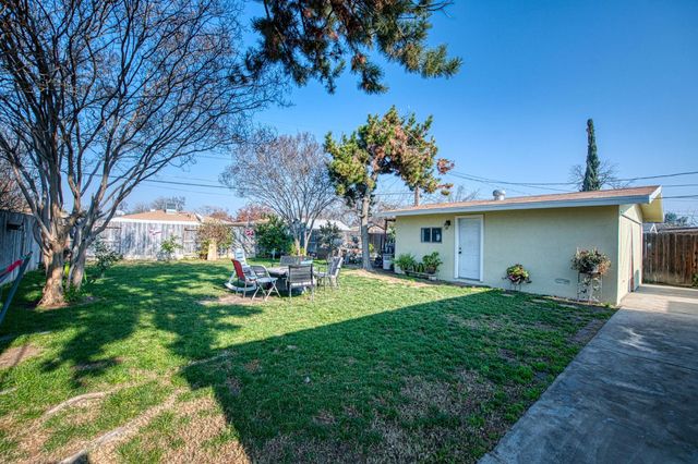 3233 E Dakota, Fresno, CA 93726