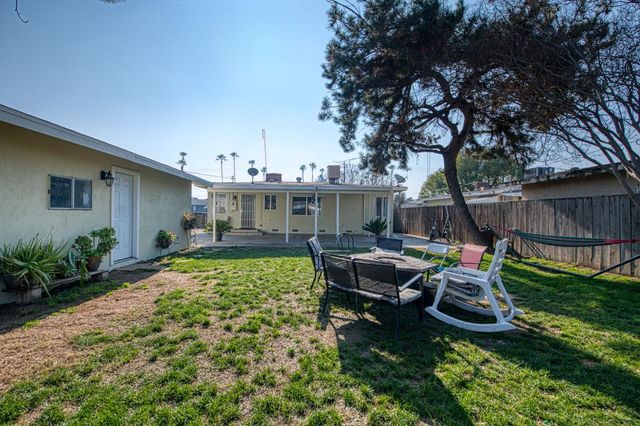 3233 E Dakota, Fresno, CA 93726