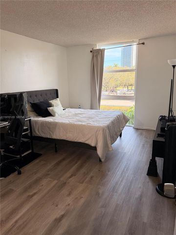16851 NE 23rd Ave B304, North Miami Beach, FL 33160