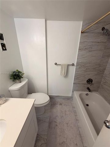 16851 NE 23rd Ave B304, North Miami Beach, FL 33160