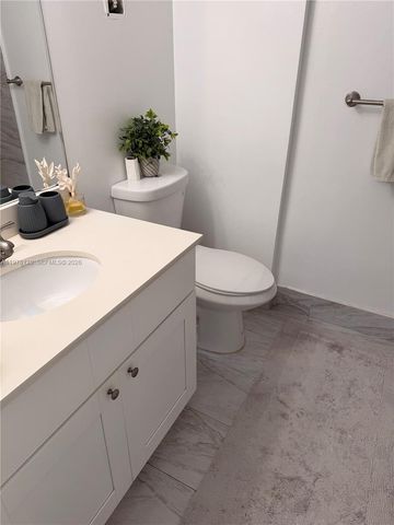 16851 NE 23rd Ave B304, North Miami Beach, FL 33160
