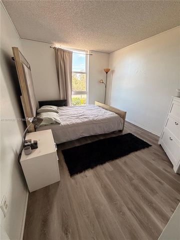 16851 NE 23rd Ave B304, North Miami Beach, FL 33160