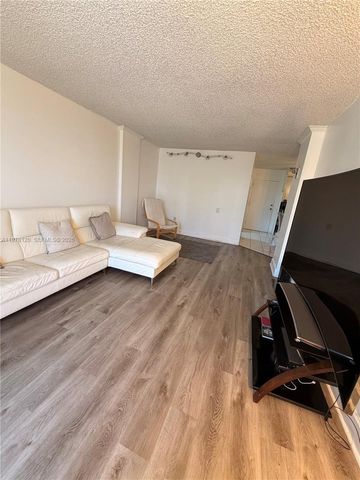 16851 NE 23rd Ave B304, North Miami Beach, FL 33160