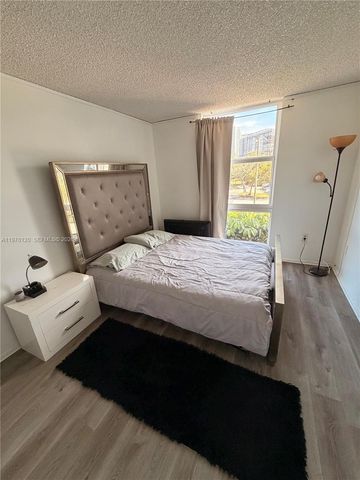 16851 NE 23rd Ave B304, North Miami Beach, FL 33160