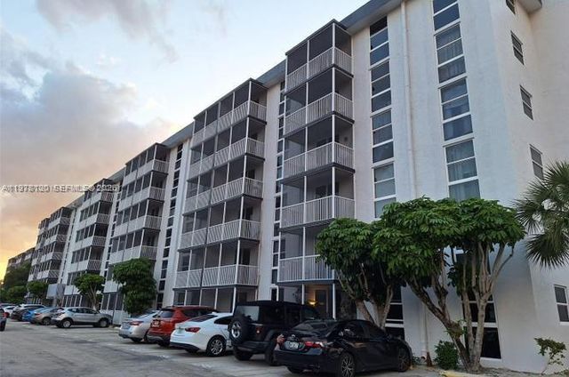 16851 NE 23rd Ave B304, North Miami Beach, FL 33160